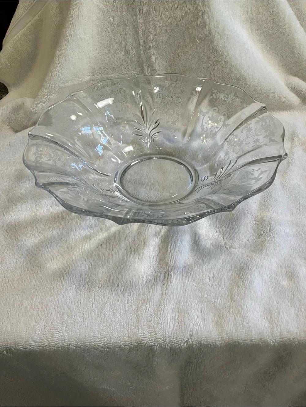 VTG Fostoria Glass Company serving bowl Baroque shape, Chintz floral etching